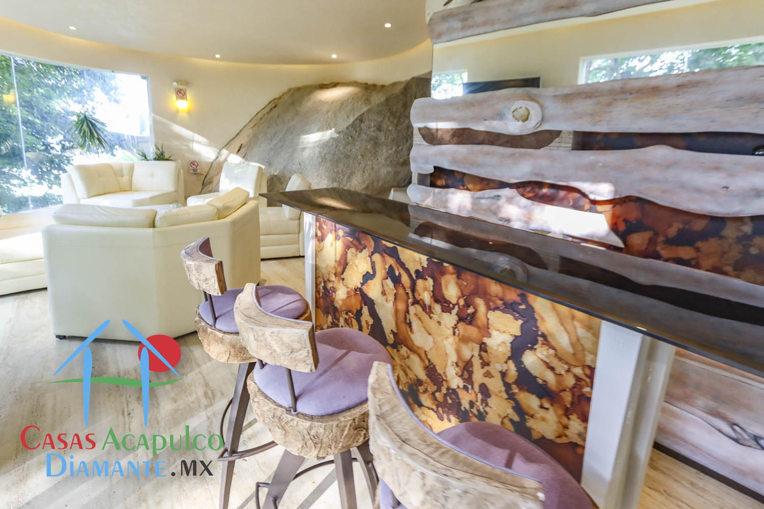 Villa Scarlet Bird - Salón de televisión 2